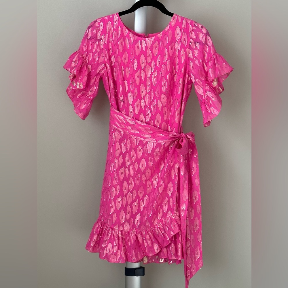 Lilly Pulitzer pink metallic leopard Darlah Dress in size 4. Perfect for v-day!